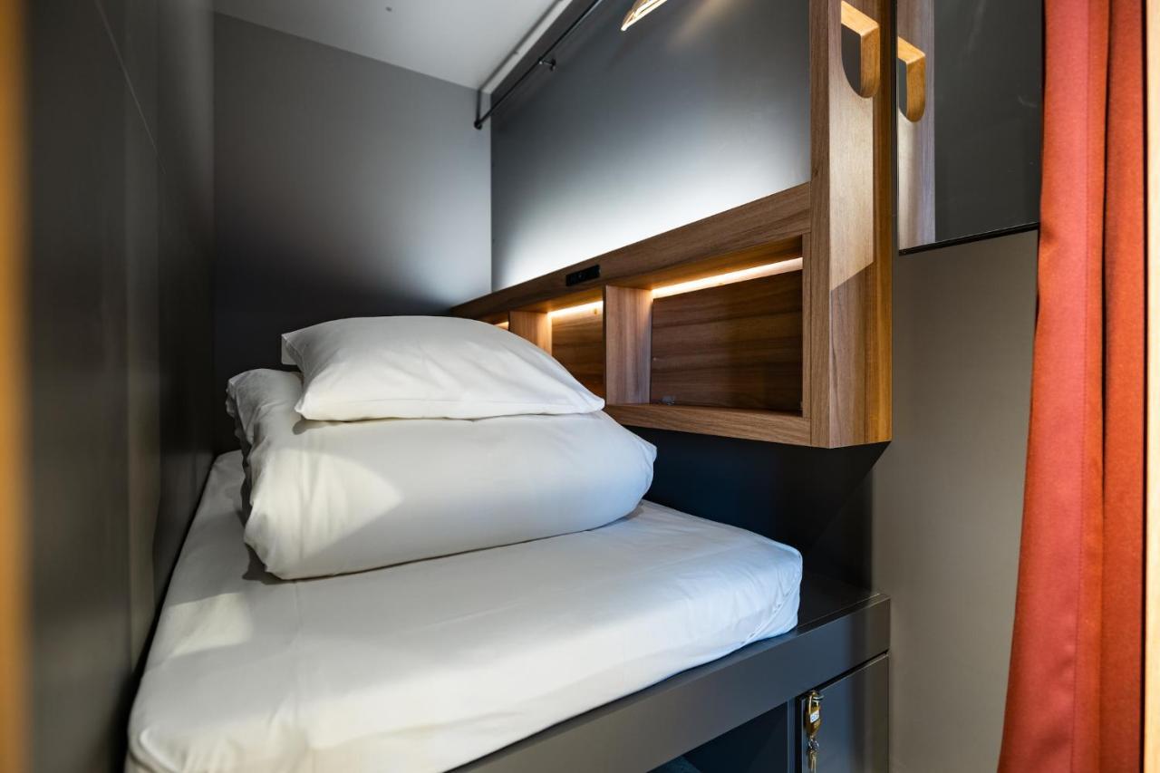 Unplan Fukuoka Hostel Фукуока Екстериор снимка