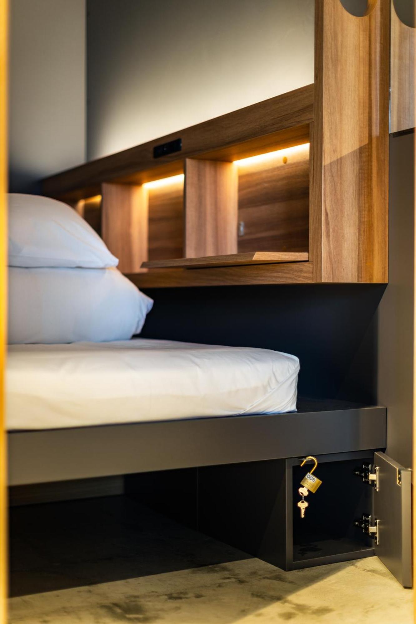 Unplan Fukuoka Hostel Фукуока Екстериор снимка